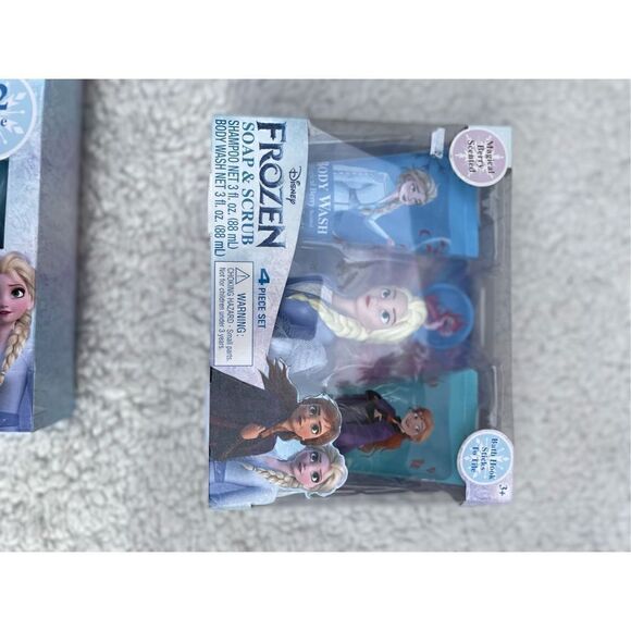 Disney Frozen Bath Time Activity Set And Soap Scrub Set w/ Elf Plushie - Picture 7 of 8